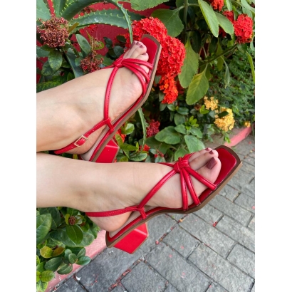 Sandália Salto Baixo Tiras Vermelho