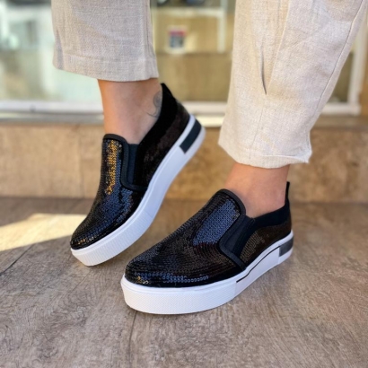 Tênis Slip On Paetês Preto