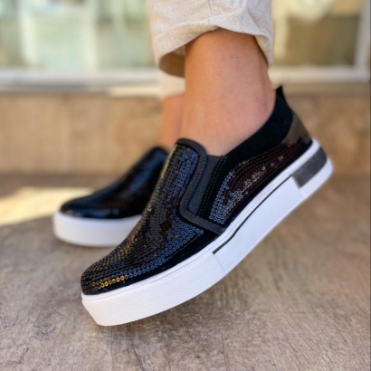Tênis Slip On Paetês Preto