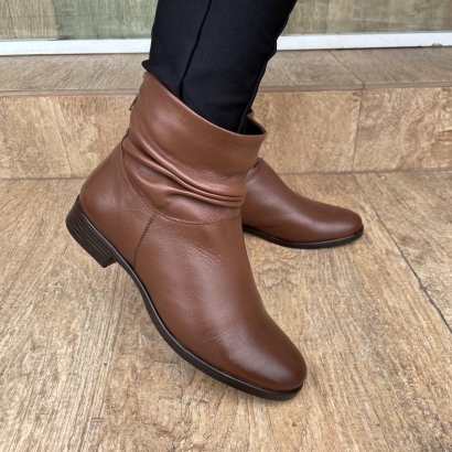 Bota em Couro Franzido Marrom Tamarindo