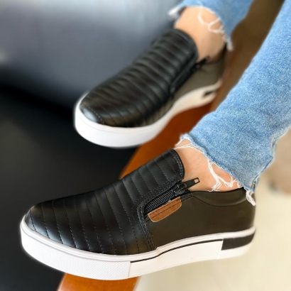 Tênis Slip On Zíper Preto