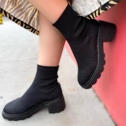 Bota Coturno Tratorado Knit Preto