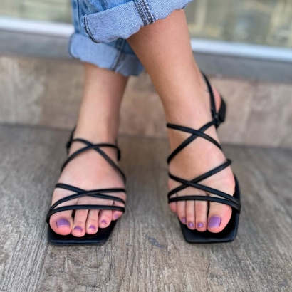 Sandália Tiras Basic Preto