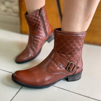 Bota Andria Couro Matelassê