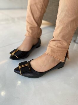 Sapatilha Bico Fino Fivela Preto