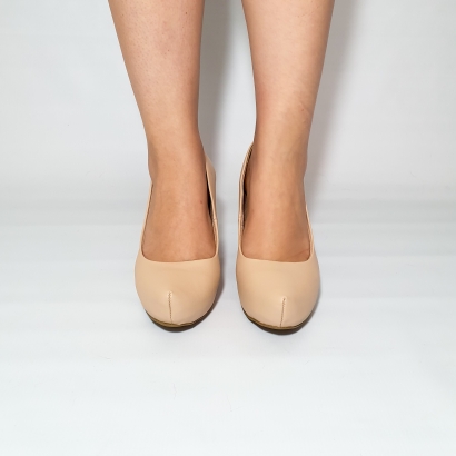 Scarpin Bico Tubarão Nude Fosco