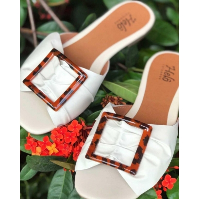 Rasteira Fivela Tartaruga  Couro Off White